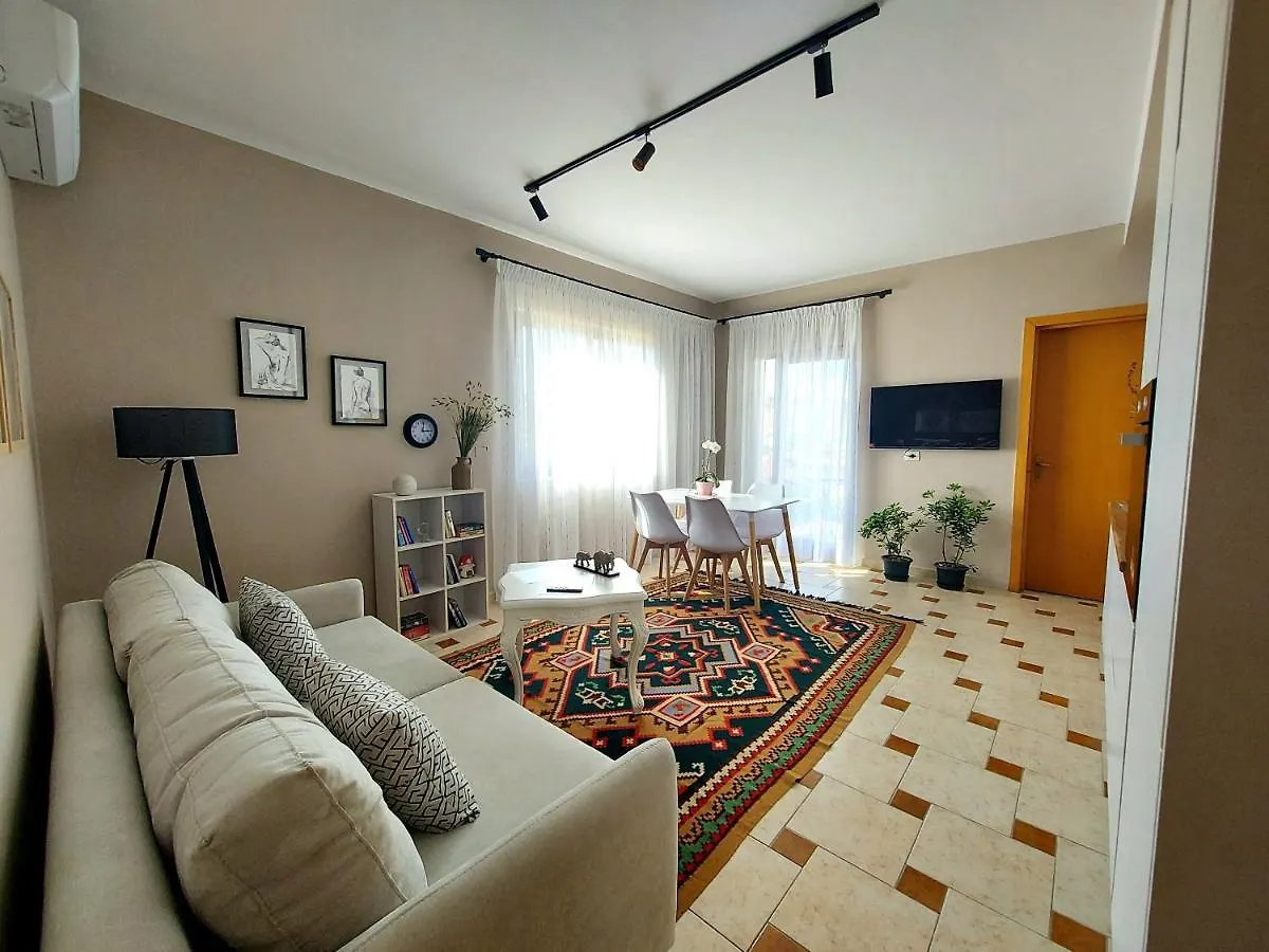 Cozy Apartment In The Heart Of Bllok Tirana Albánie