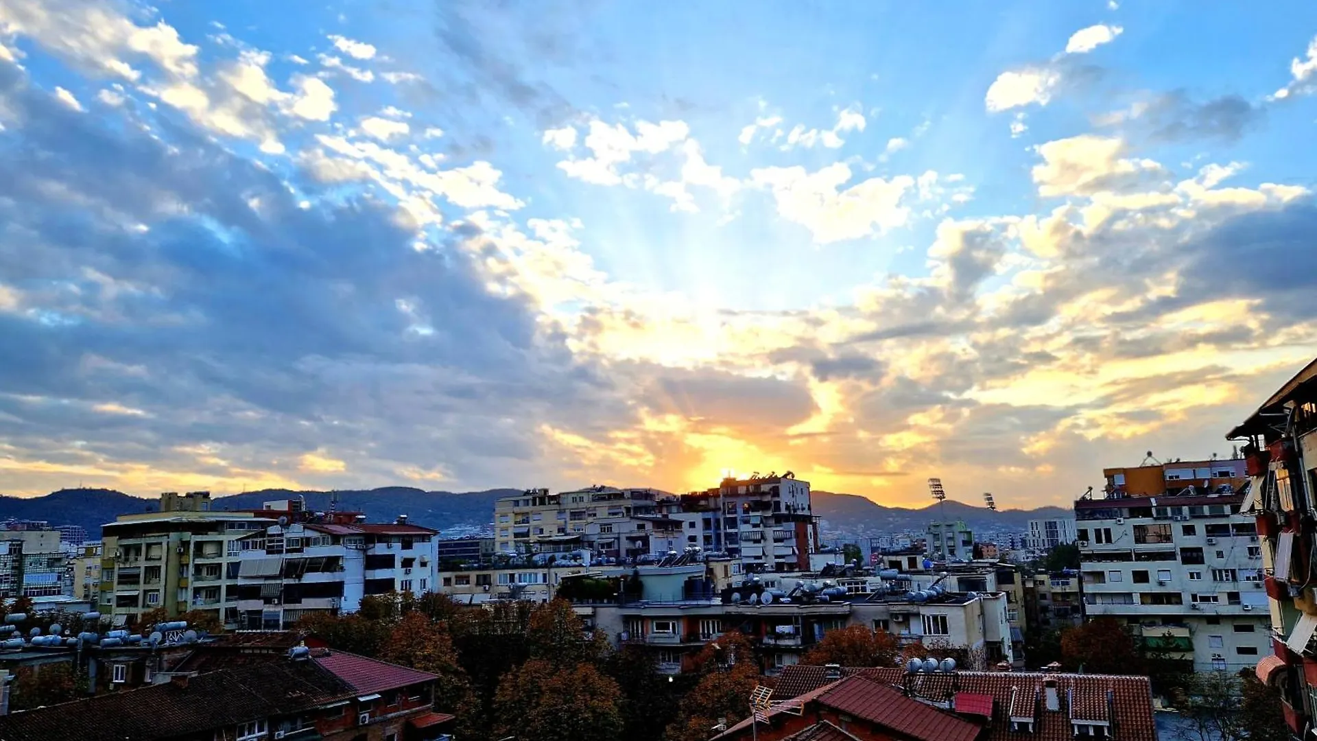 Cozy Apartment In The Heart Of Bllok Tirana